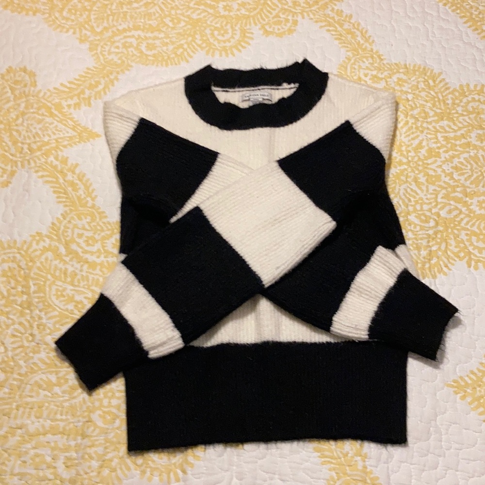 American eagle super soft and fuzzy sweater